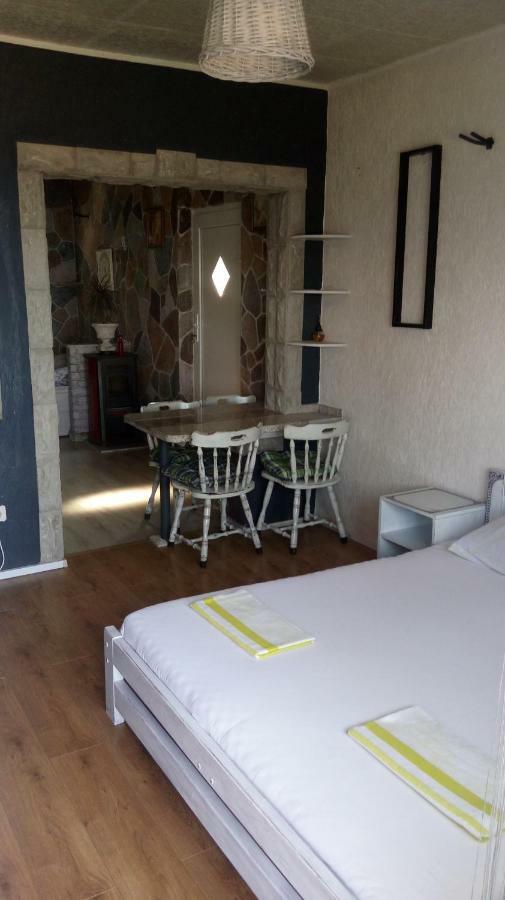 Apartmani Mira Сень Екстер'єр фото